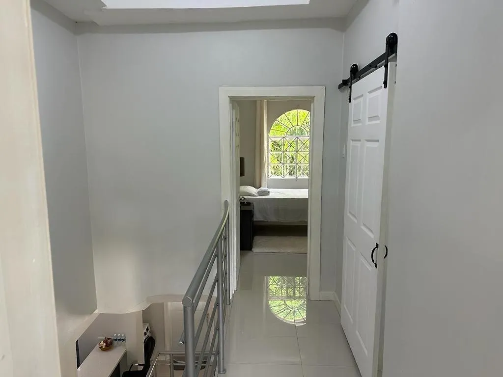 Mandeville Vacation Home شقة