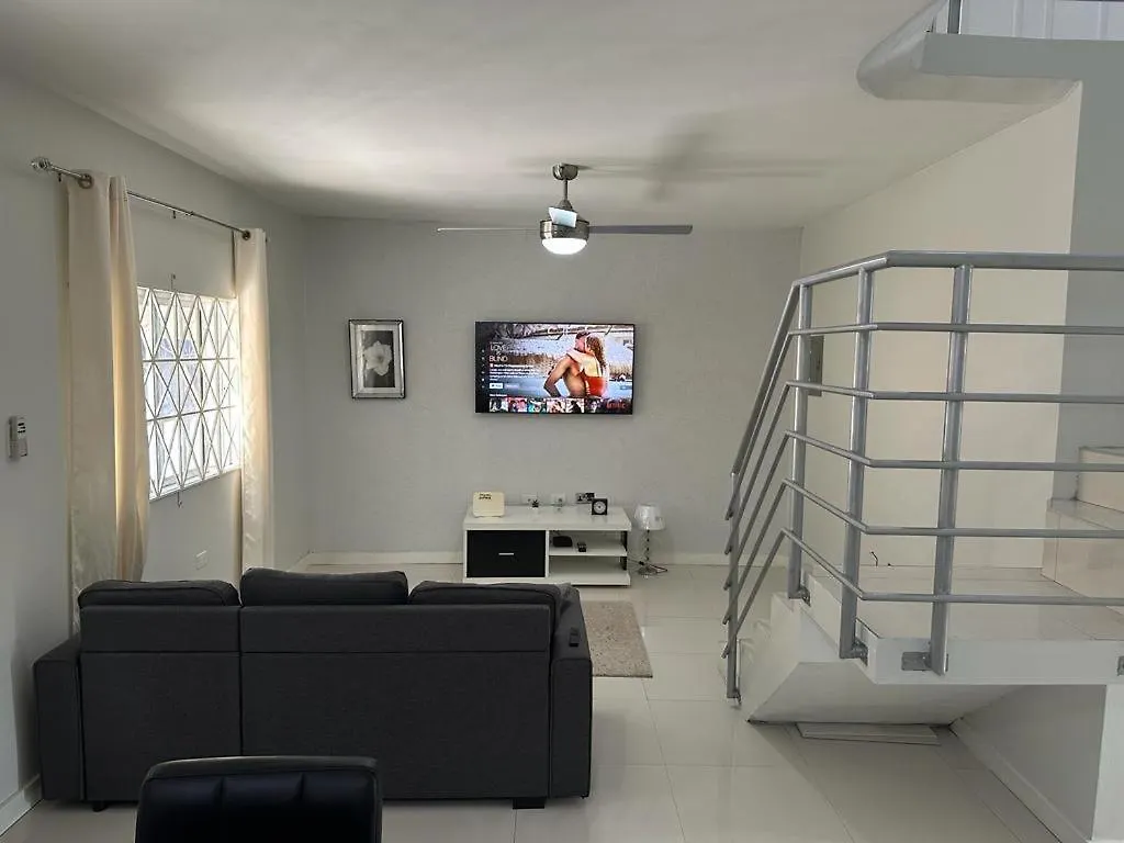 Mandeville Vacation Home شقة